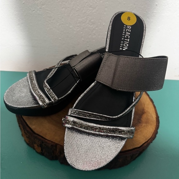 Kenneth Cole Reaction Women's Silver Sandals - Picture 1 of 3